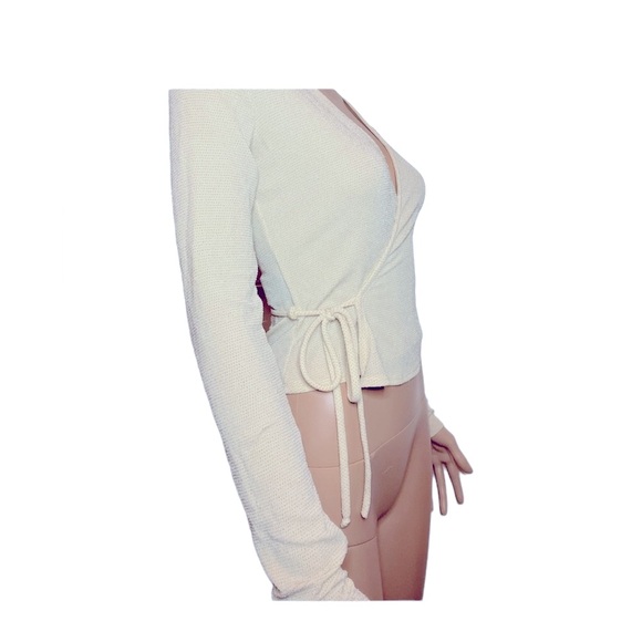 Urban Outfitters Sparkly Crème Wrap top, Size S-P - Picture 2 of 4